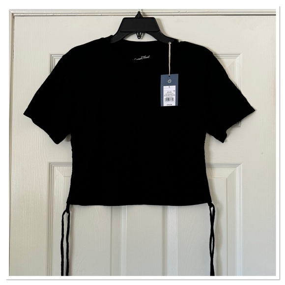 Women’s Short Sleeve T-Shirt Universal Thread - Picture 2 of 4